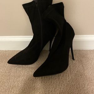 PrettLittleThings black booties